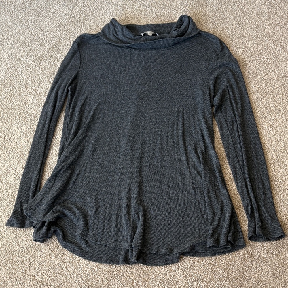 Grey ribbed turtleneck top